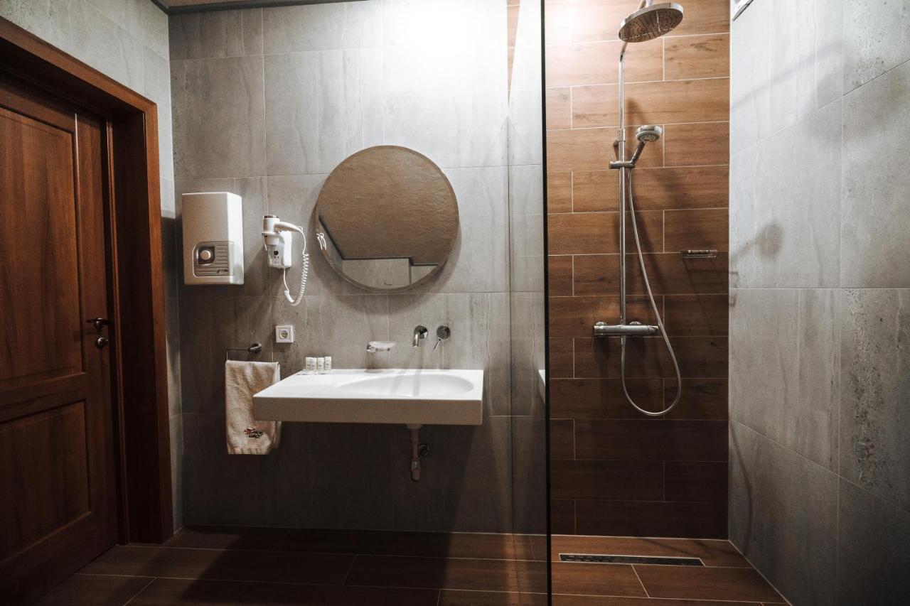 Turiyske Podvir'Ya Hotel Blazhennik Ngoại thất bức ảnh