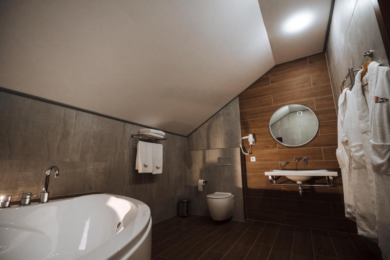 Turiyske Podvir'Ya Hotel Blazhennik Ngoại thất bức ảnh